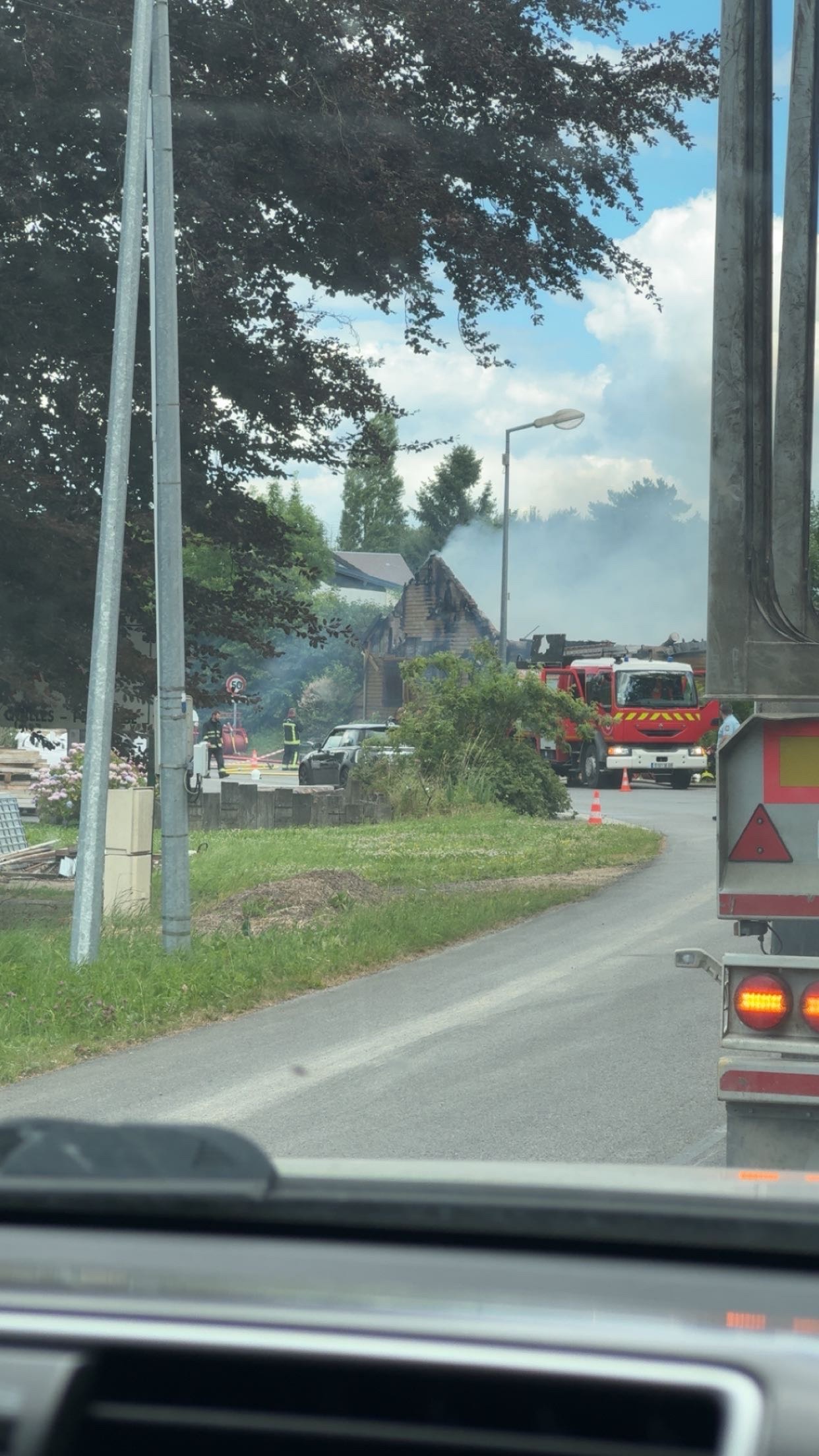 UNE MAISON DÉTRUITE PAR UN INCENDIE AU HAMEAU DE WOIERIES