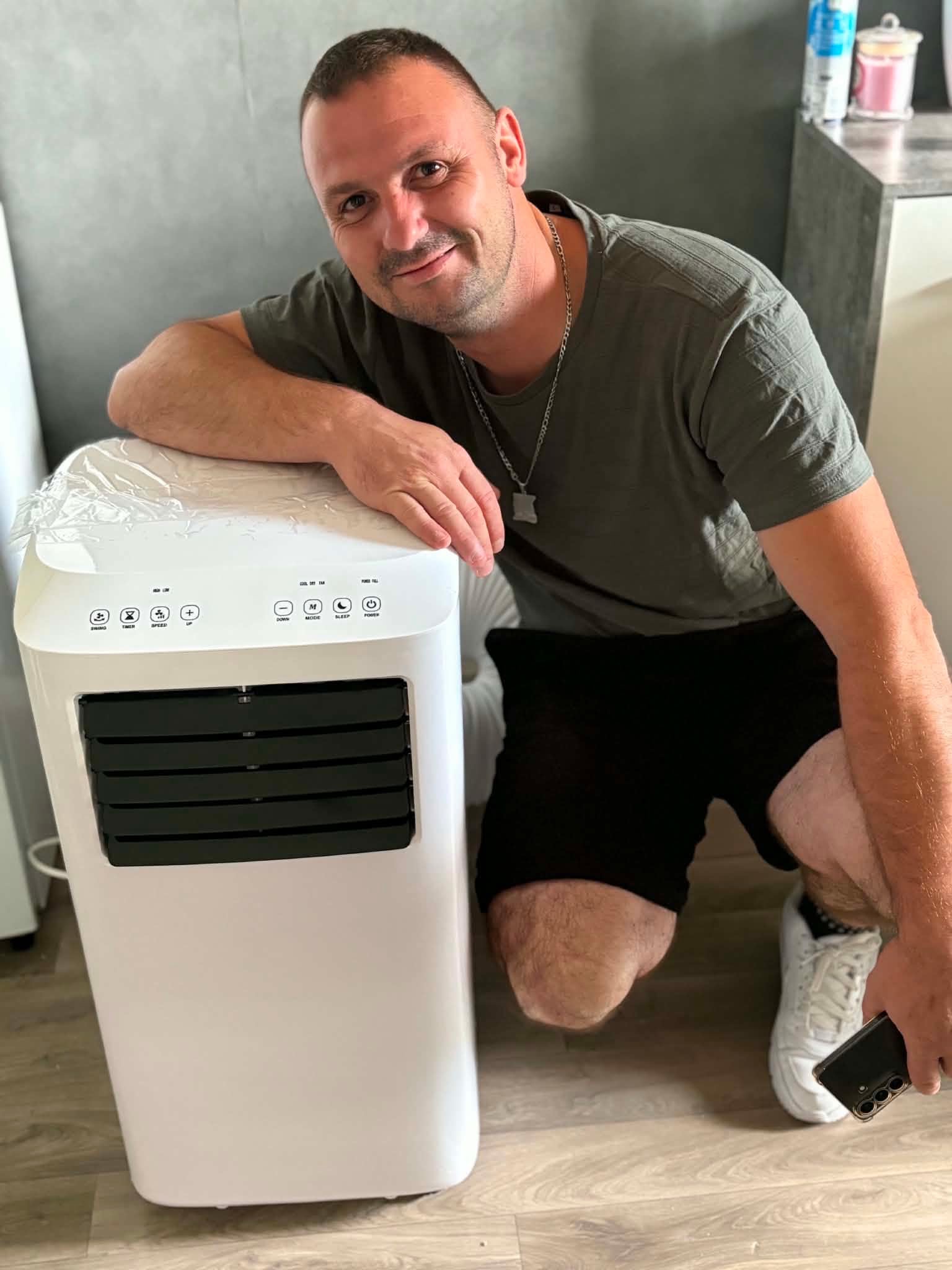« J’AI PASSÉ LA NUIT DEVANT LIDL POUR ÊTRE LE PREMIER À L’OUVERTURE » : AURÉLIEN A DÉCROCHÉ AVEC BRIO SA CLIMATISATION