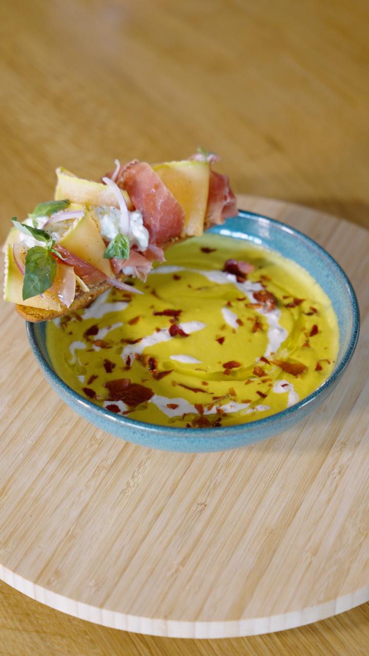 Gaspacho de melon, jambon d’Ardennes et burrata crémeuse