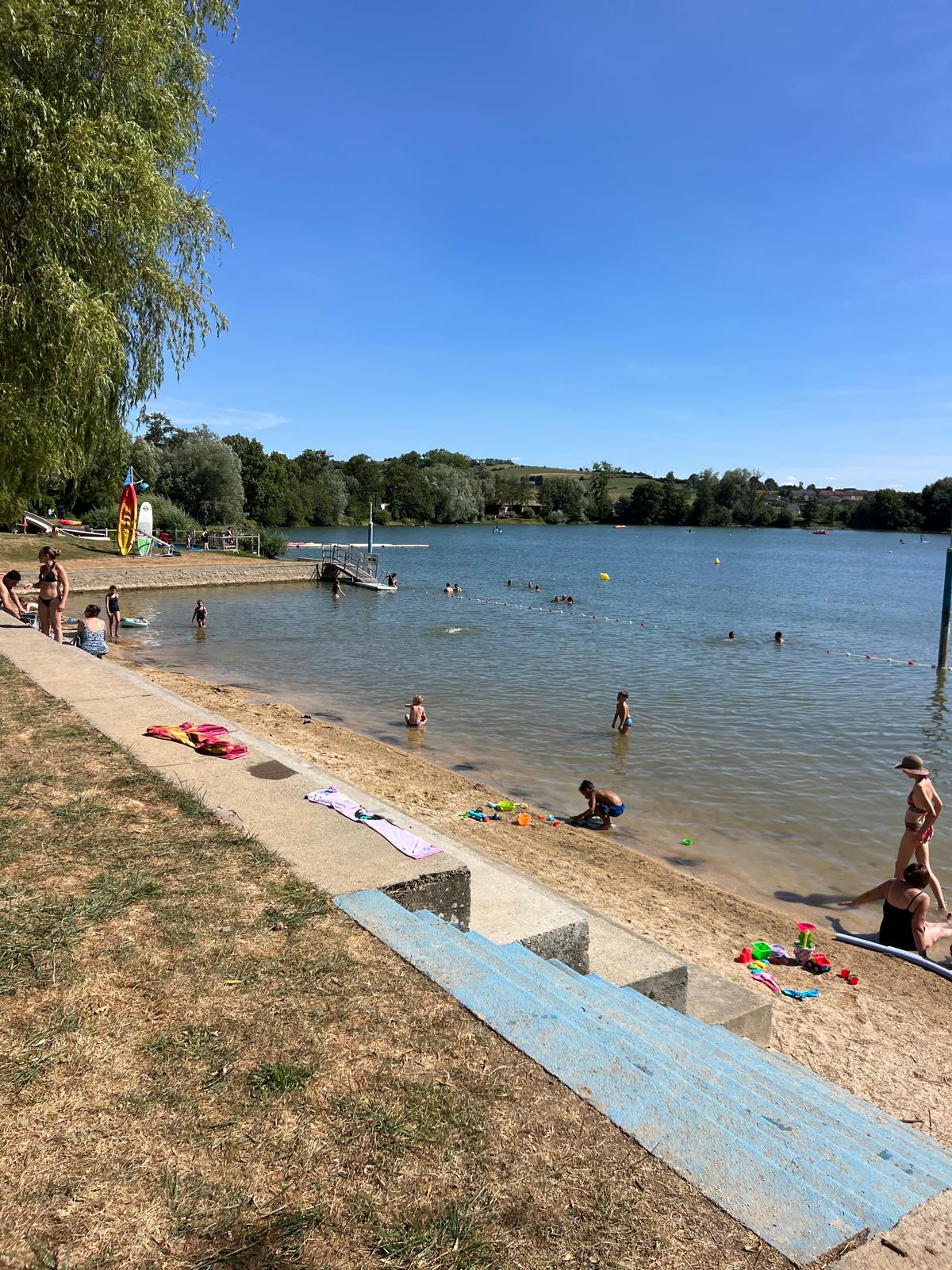 BAIGNADE, CAMPING ET ANIMATIONS : LE DOMAINE DE DOUZY EN OPÉRATION SÉDUCTION