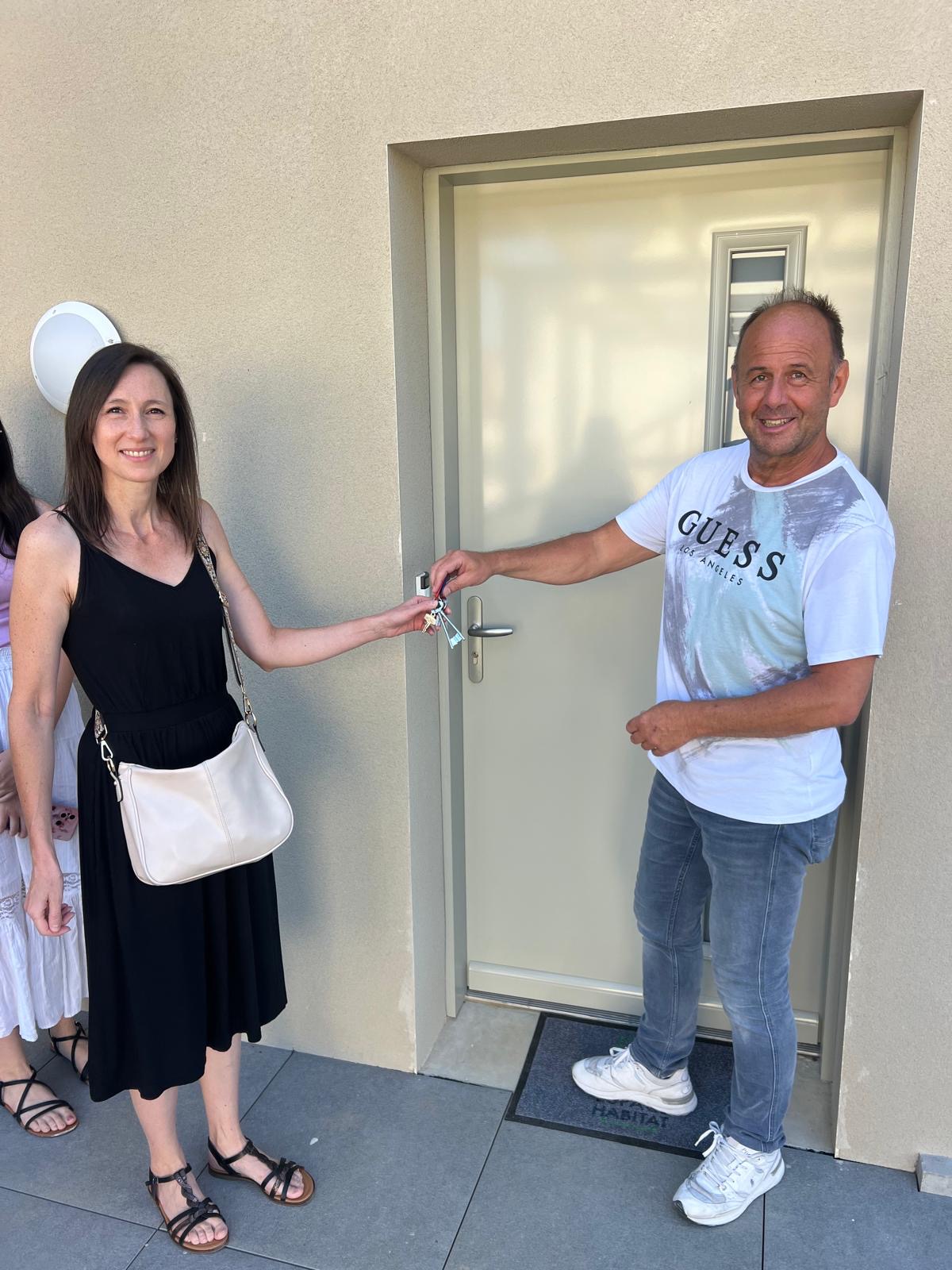 « ON VA ÊTRE TELLEMENT BIEN ICI » : LES PREMIERS LOCATAIRES PRENNENT POSSESSION DES LOGEMENTS DE L’ESPACE GRANDRY