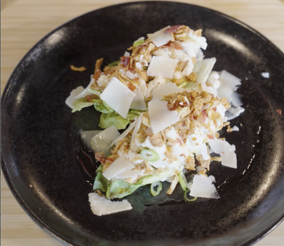 Boudin à l’oignon, façon salade César