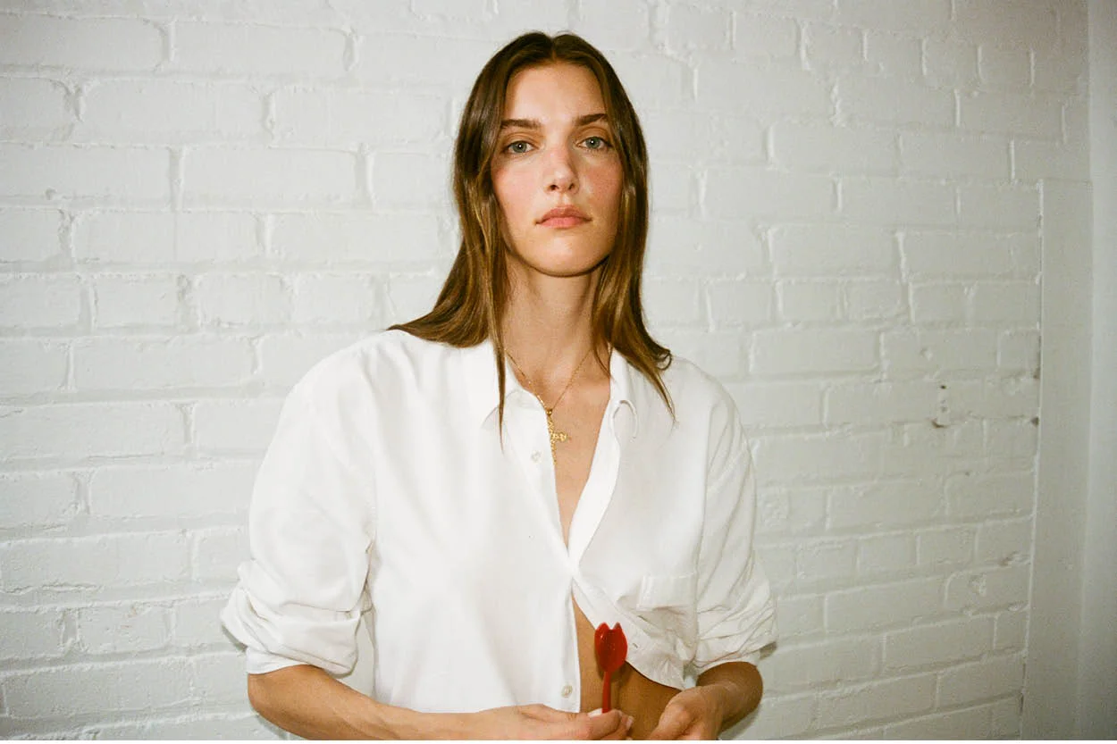 CHARLOTTE CARDIN ANNULE SA VENUE AU CABARET VERT