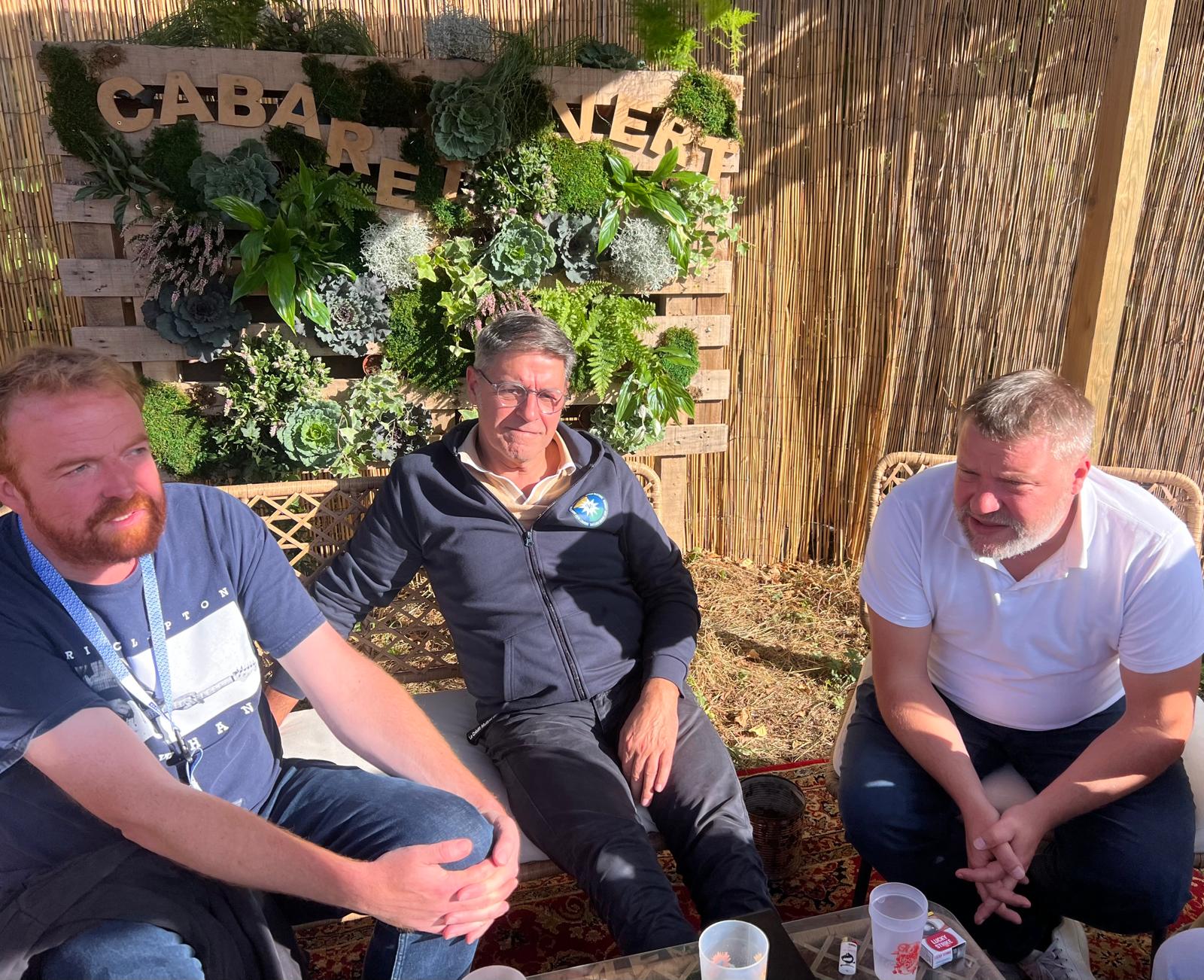 « ON NE VA PAS SE PRENDRE UN GADIN CETTE ANNÉE » : LE SUCCÈS DU CABARET VERT AVEC PRÈS DE 107 000 FESTIVALIERS