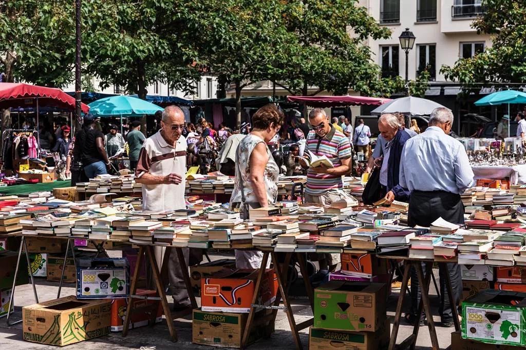 LA 32E BROCANTE DE MOHON ATTEND DES MILLIERS DE CHINEURS