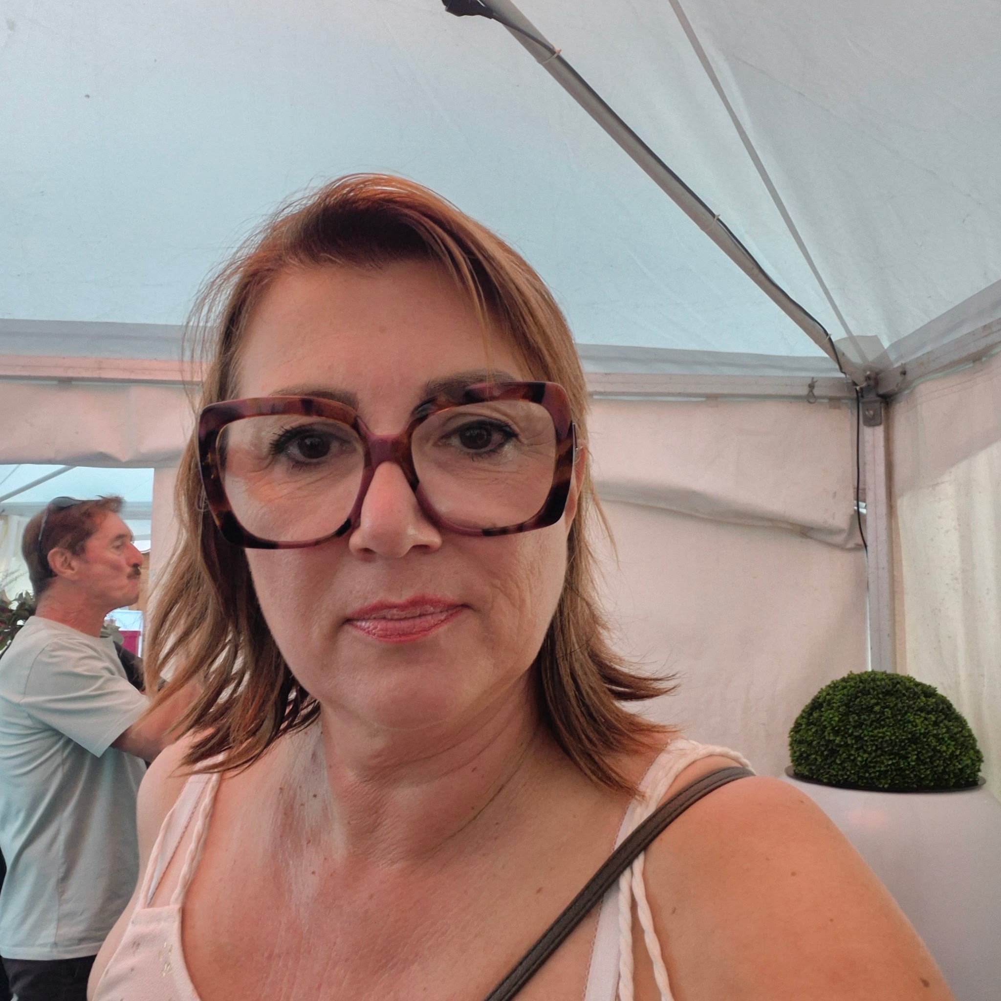 DES EXCRÉMENTS SUR 120 MÈTRES DE BÂCHES À LA FOIRE : LE COUP DE GUEULE DE LA PRÉSIDENTE DE L’UCIA