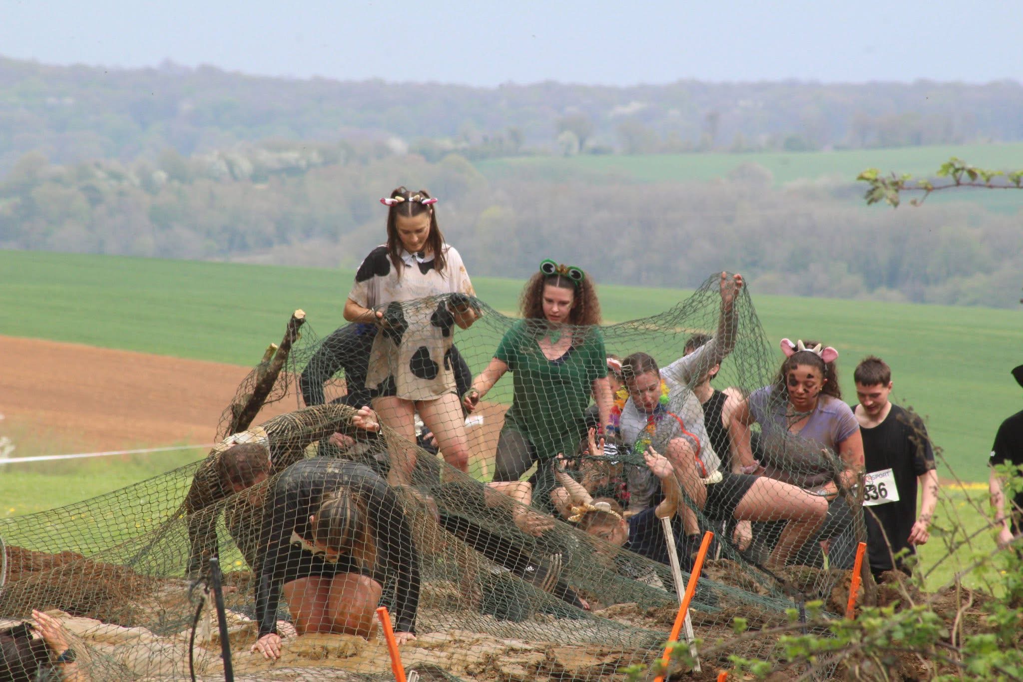 LA MUD RUN REVIENT EN 2027 : UNE COURSE D’OBSTACLES DANS LA BOUE OUVERTE À TOUS