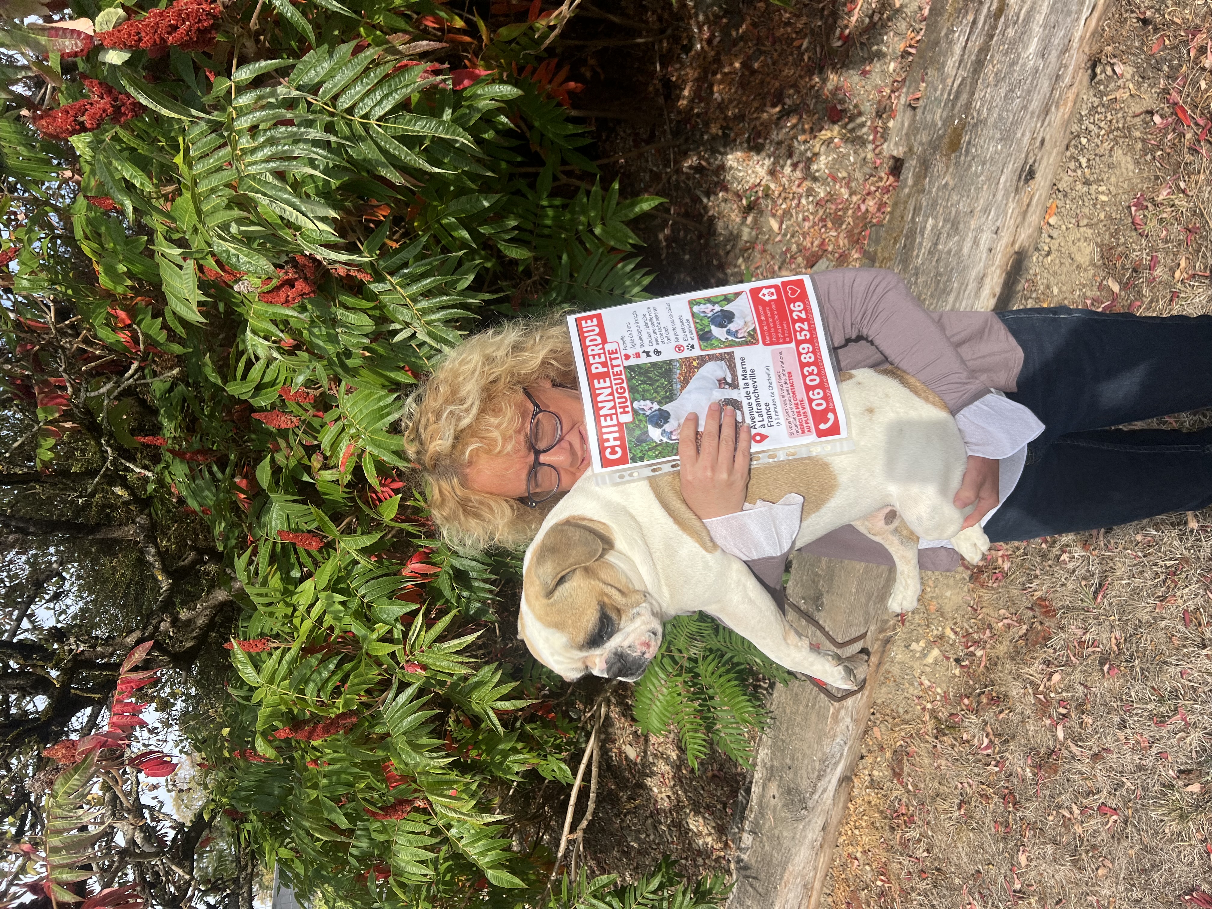 « PAR PITIÉ, RENDEZ-LA-MOI » : KELLY RECHERCHE DÉSESPÉRÉMENT SON AMOUR DE CHIEN, HUGUETTE