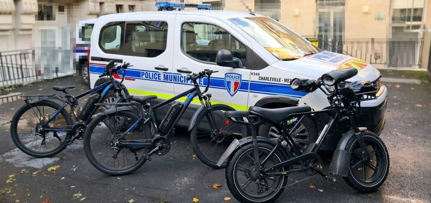 TROIS VÉLOS ÉLECTRIQUES DE LIVREURS UBER EATS MIS EN FOURRIÈRE
