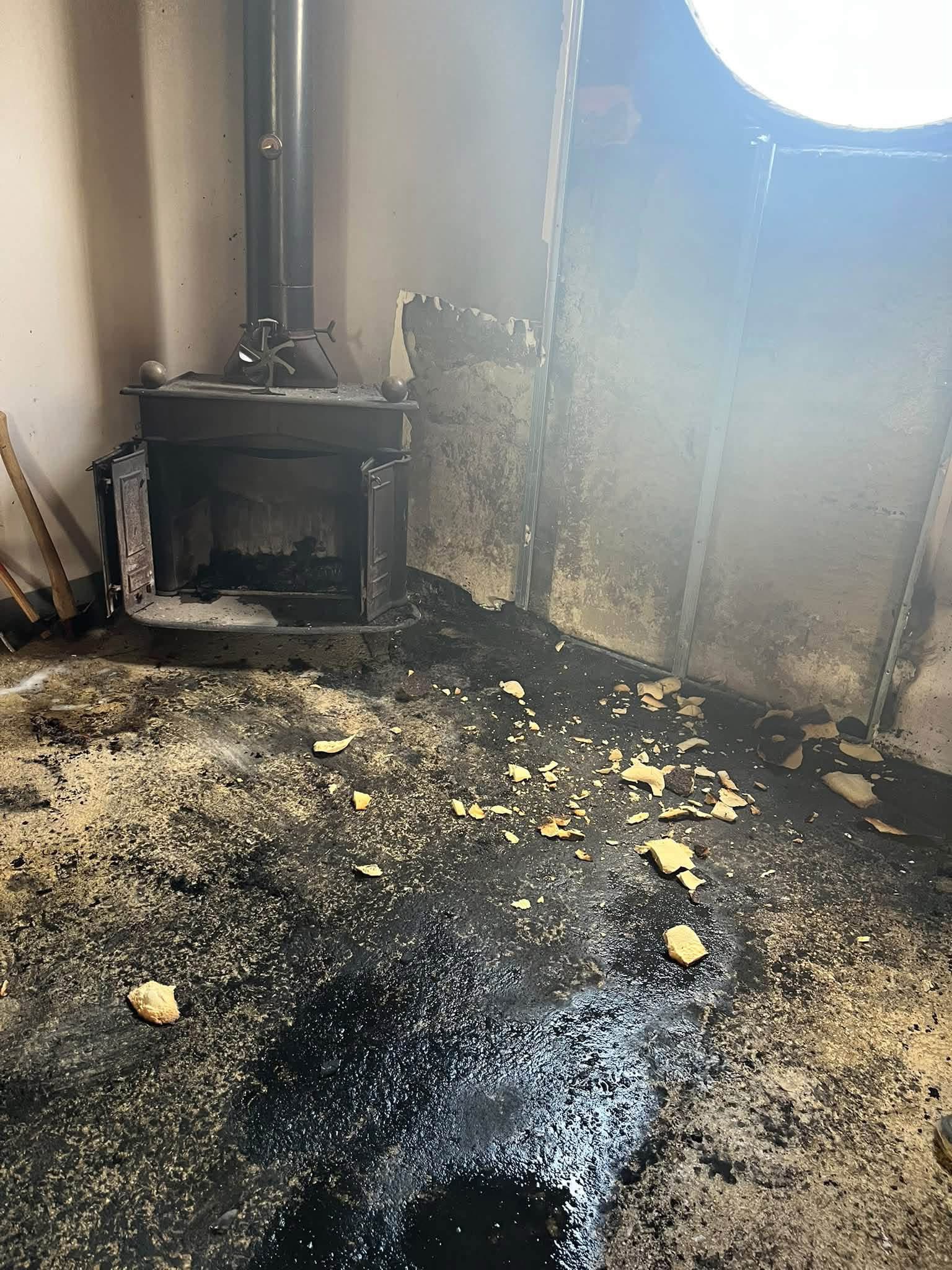 LE CLUBHOUSE DU PONEY-CLUB DE LA MARFÉE RAVAGÉ PAR LES FLAMMES
