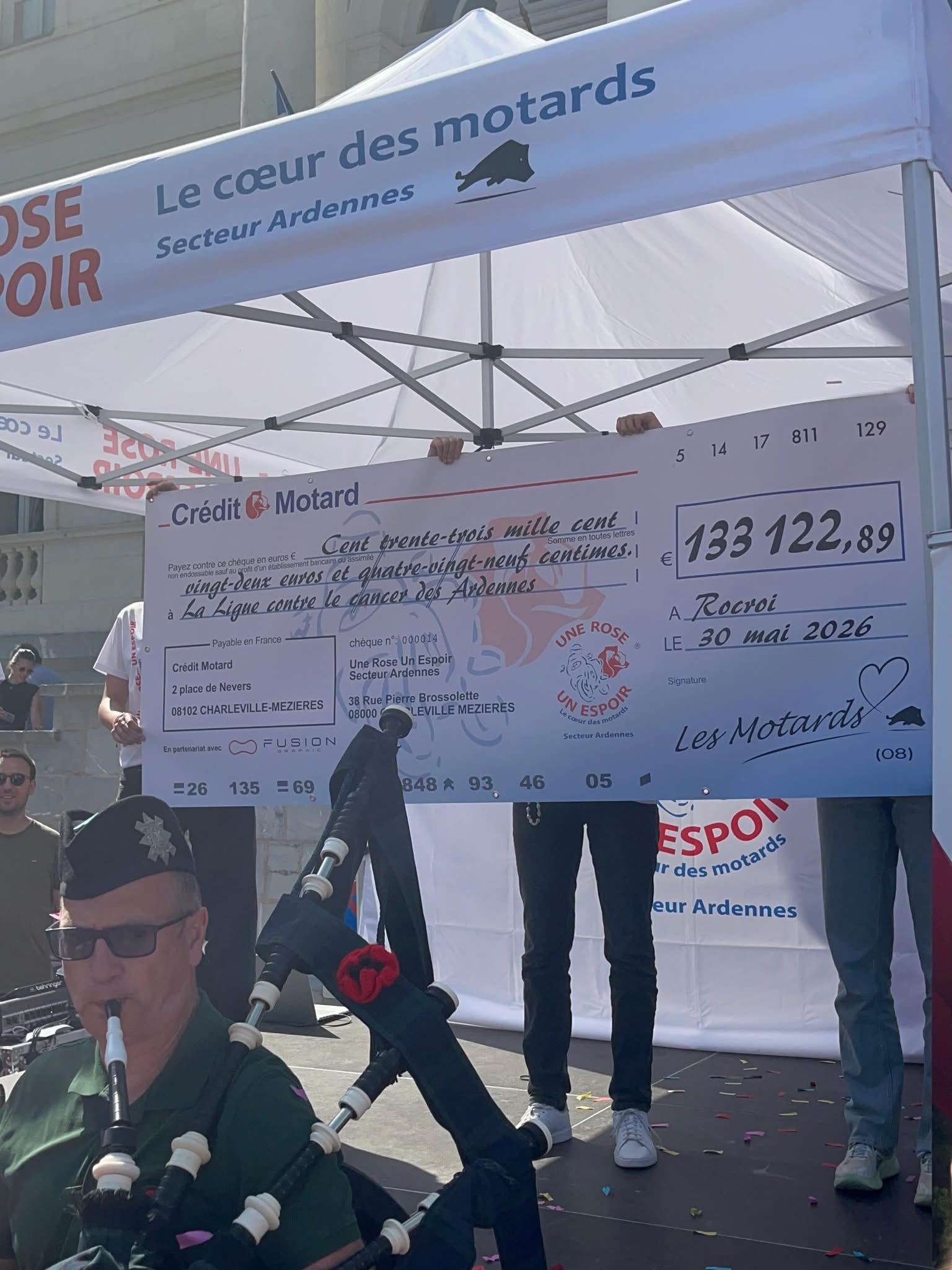 UNE ROSE UN ESPOIR : 133 122 € RÉCOLTÉS, UN NOUVEAU RECORD DE GÉNÉROSITÉ