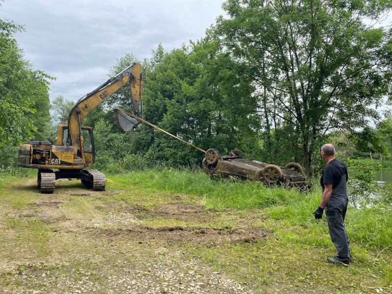 TROIS ÉPAVES REPÊCHÉES DANS LA MEUSE LORS D’UNE OPÉRATION COUP DE POING