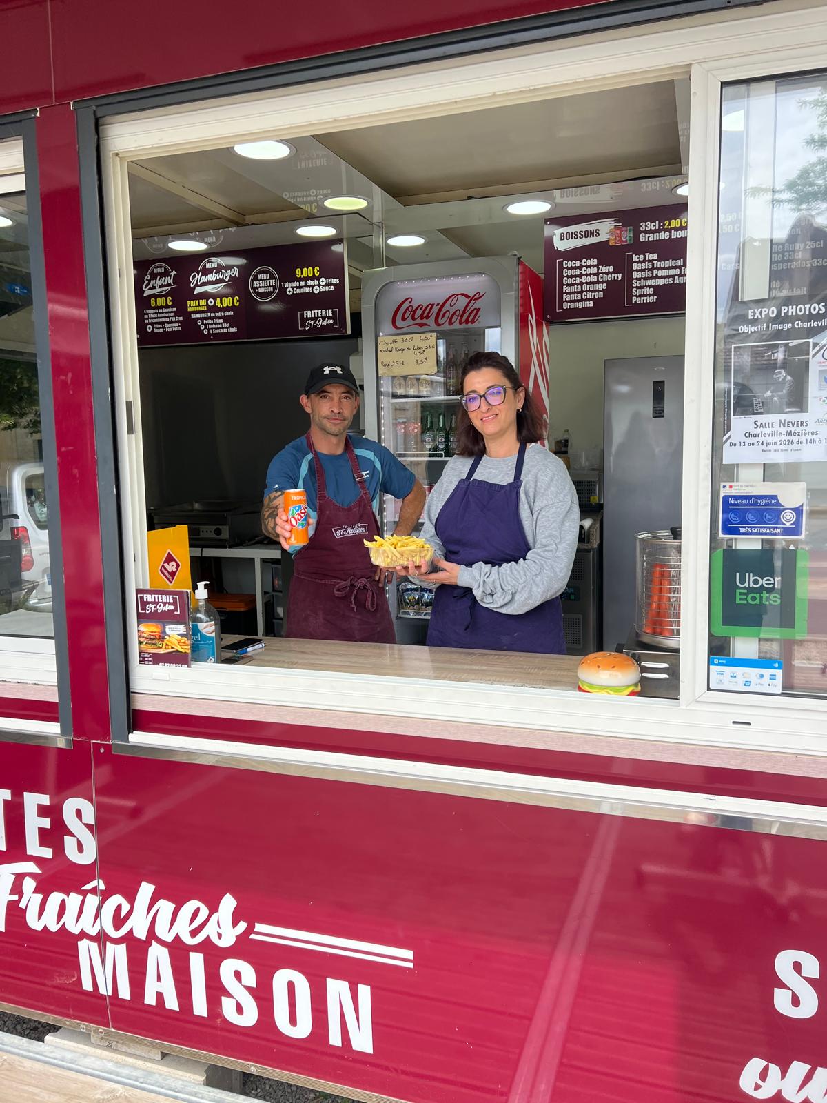 ÉMOTION À LA FRITERIE SAINT-JULIEN : LE DERNIER SERVICE DE KELLY ET LOÏC AURA LIEU CE DIMANCHE