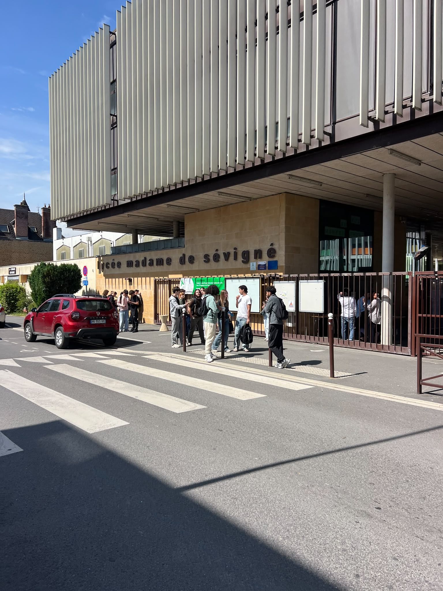 « ON PEUT DIRE QUE J’AI LOUPÉ » : LES SUJETS DE PHILO DU BACCALAURÉAT DIVISENT